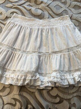 Statement Brand White Tiered Mini Ruffle Skirt Size Small Lace Smocked Lined